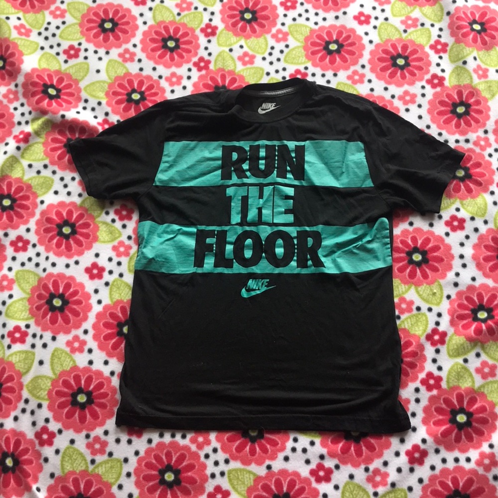 Men’s Nike shirt